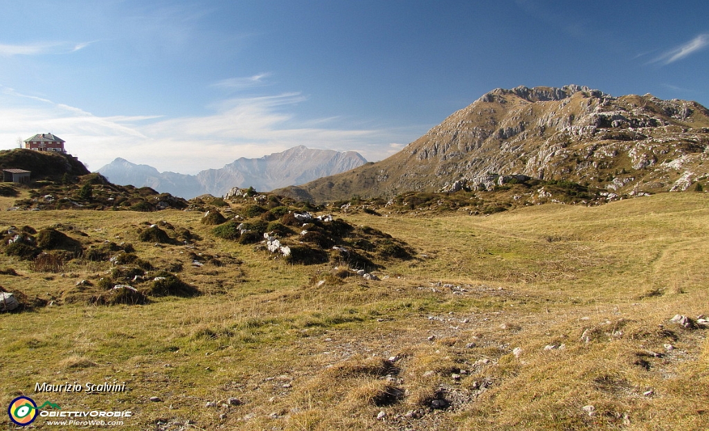 10 Rifugio Cazzaniga, Grigne e Zuccone dei Campelli..JPG